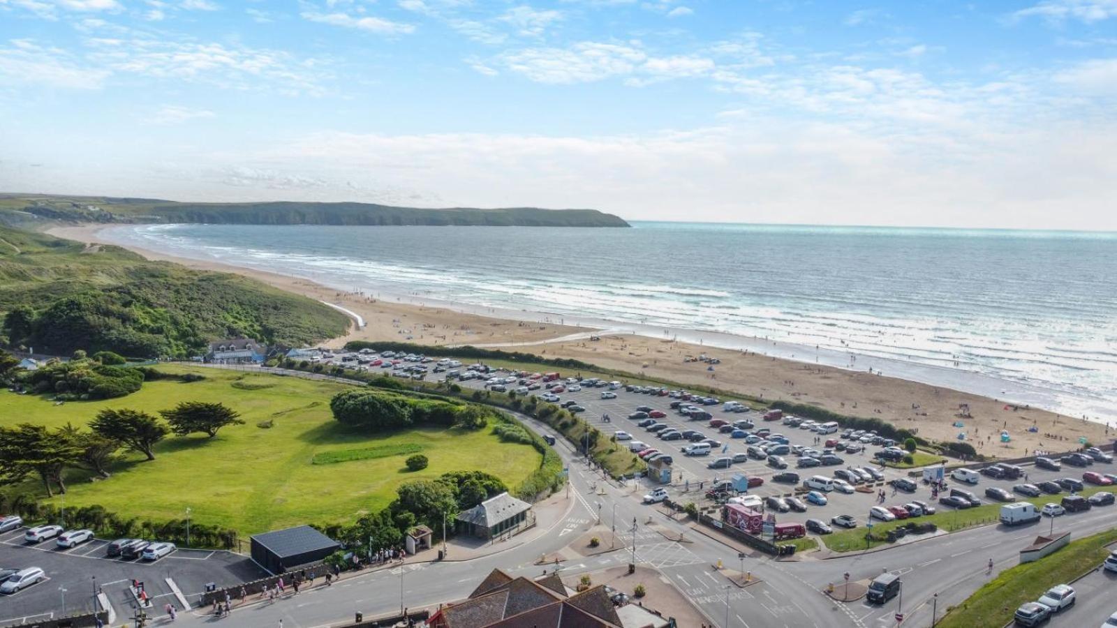 Apartment 2 Middlecombe - Luxury At Byron Woolacombe, Only 4 Minute Walk To Beach! *